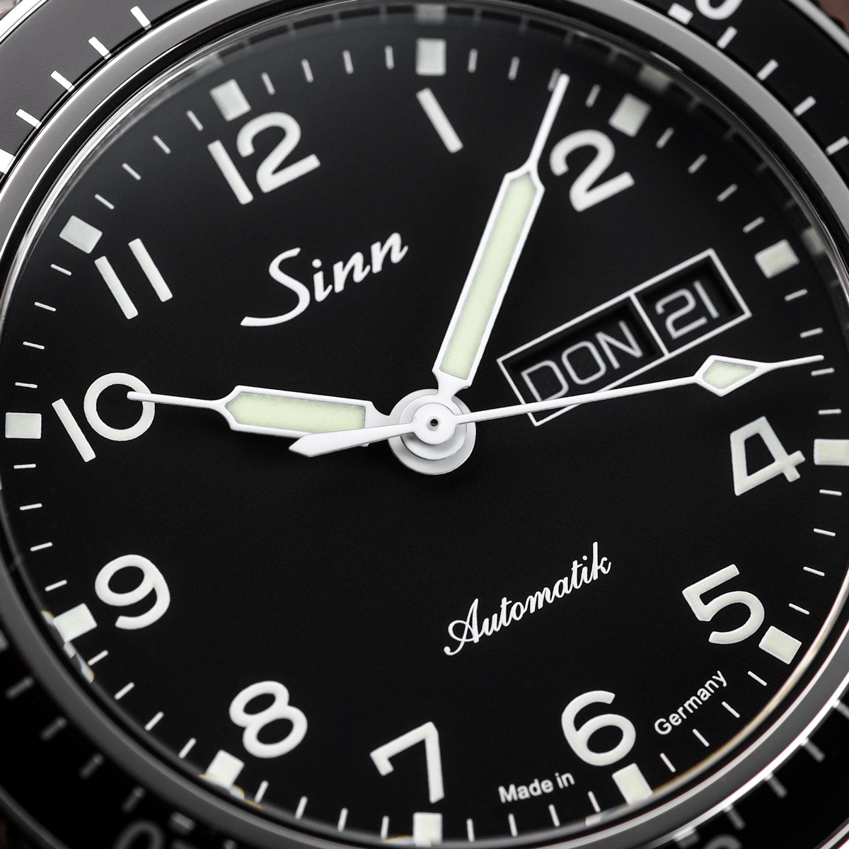 Cardinal Sinn Exploring the Sinn 104 in detail Part 2 WatchGecko
