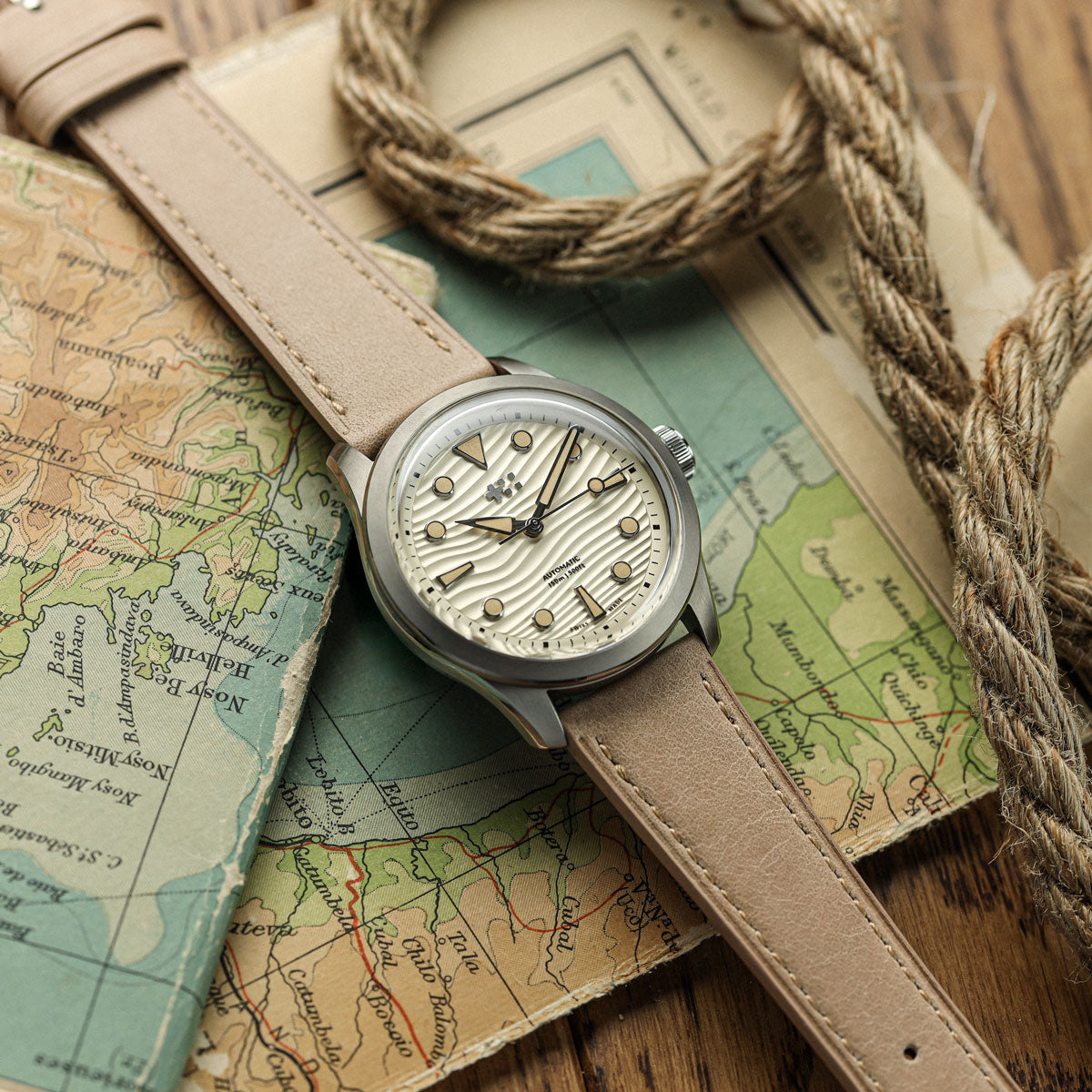 Brixham Flat Leather Watch Strap - Pastel Beige