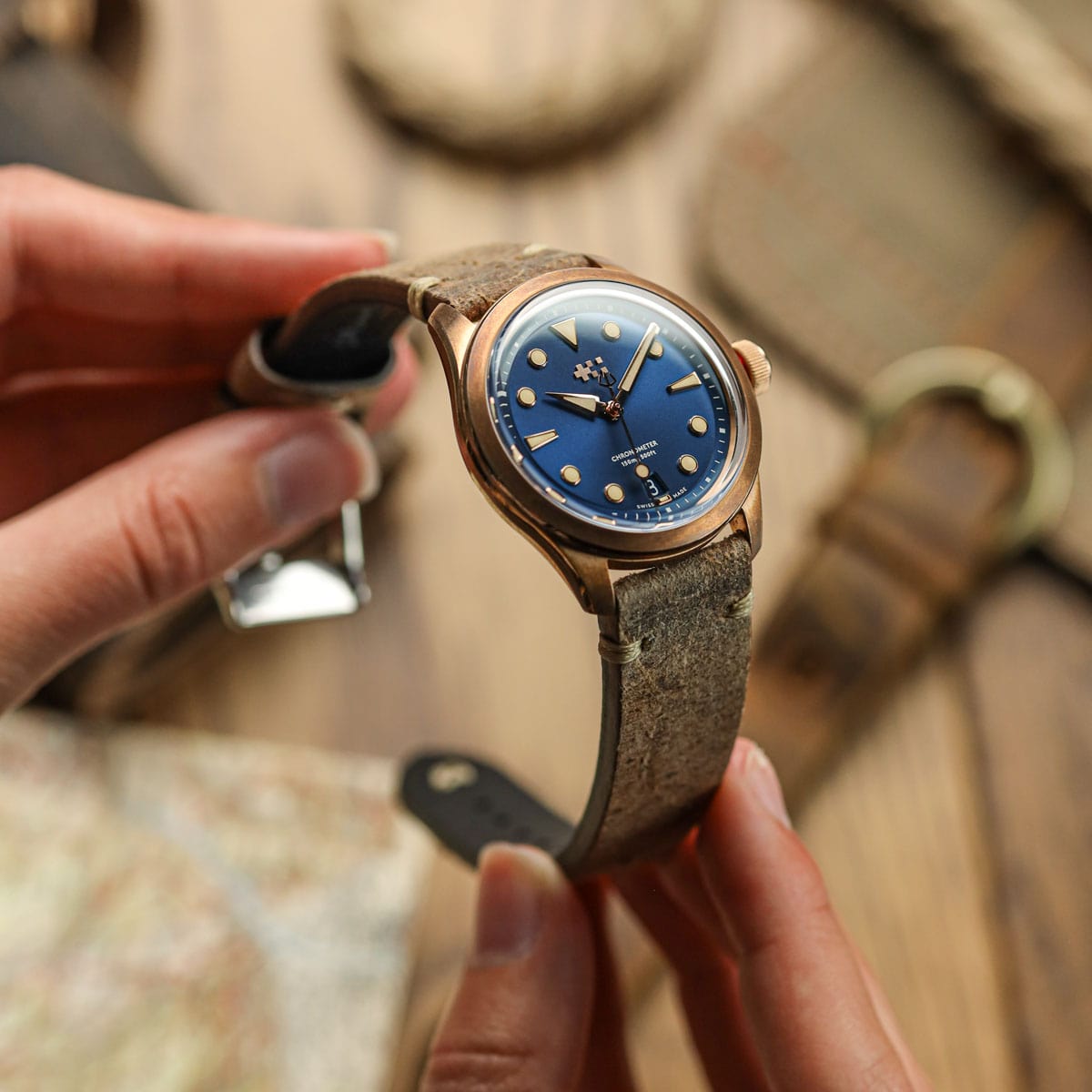 WatchGecko V-Stitch Distressed Leather Watch Strap - Light Brown