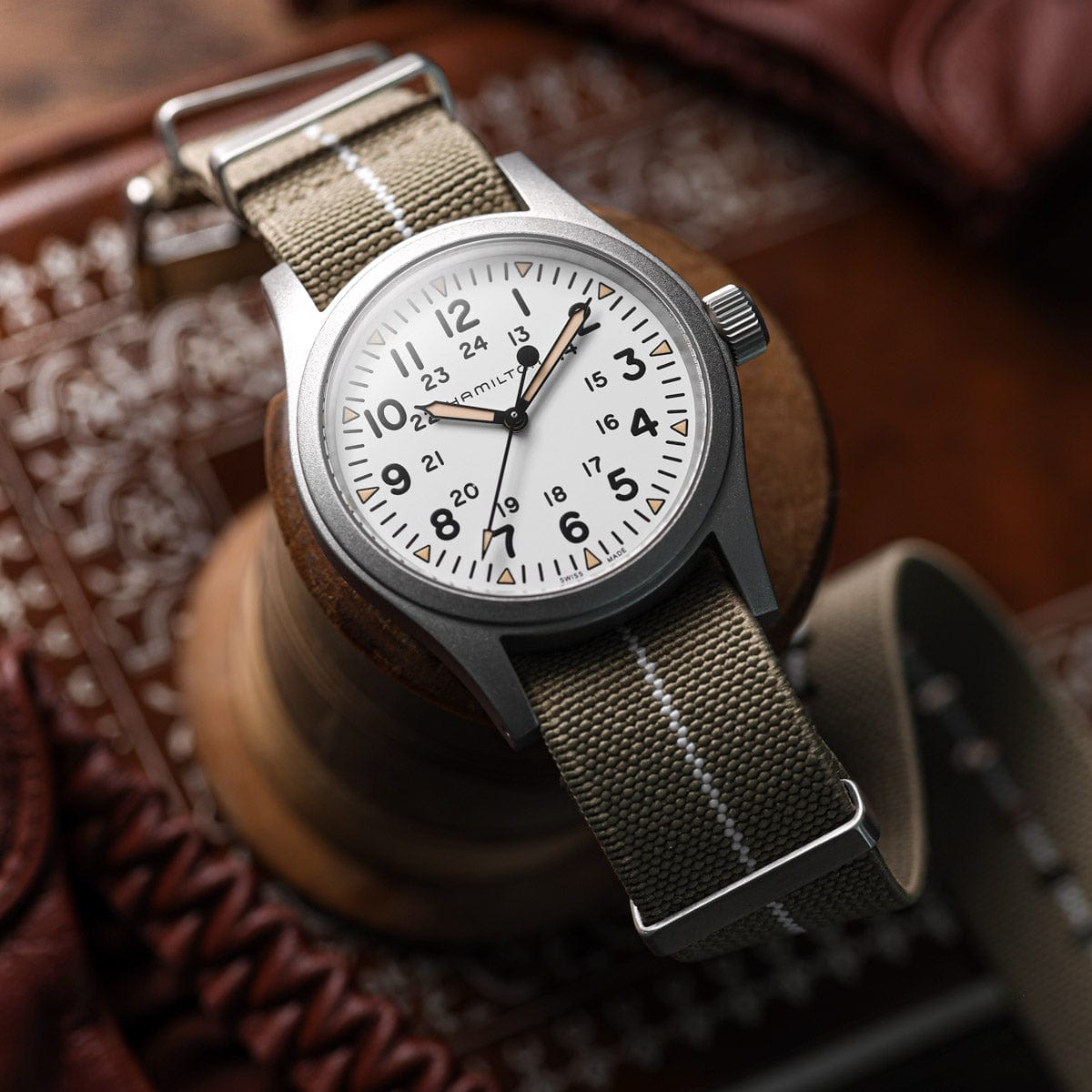 ZULUDIVER 1973 British Military Watch Strap: AIRBORNE Elastic - Khaki & White