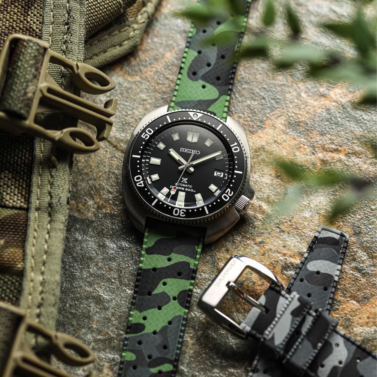 ZULUDIVER Tropic Style FKM Rubber Watch Strap - Camouflage Green