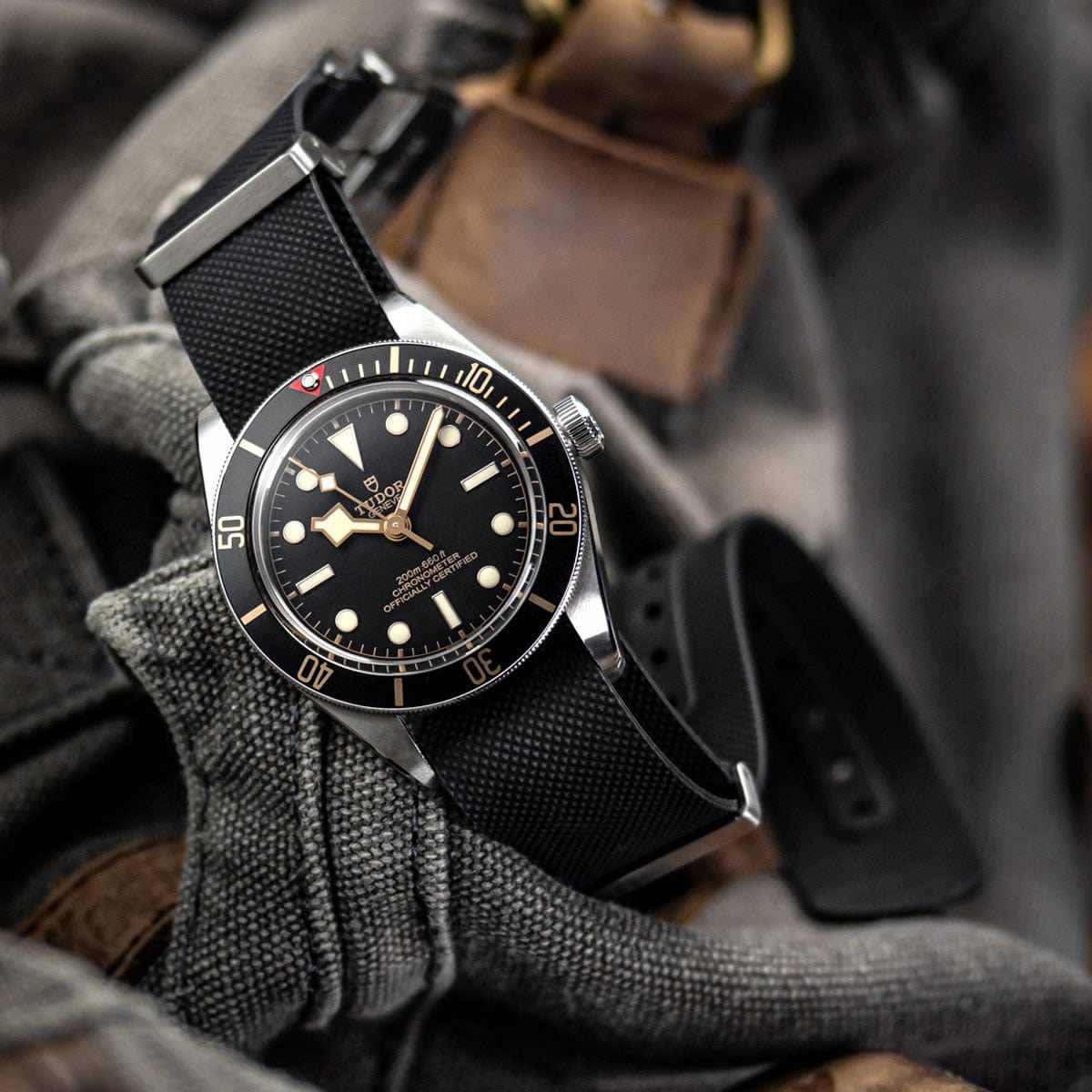 ZULUDIVER Seaton FKM Rubber Military Watch Strap - Black - Satin Buckles