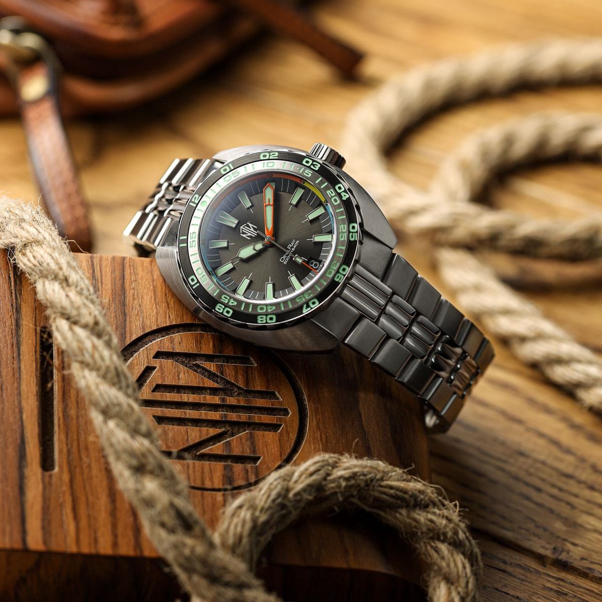 NTH DevilRay Automatic Dive Watch - Black