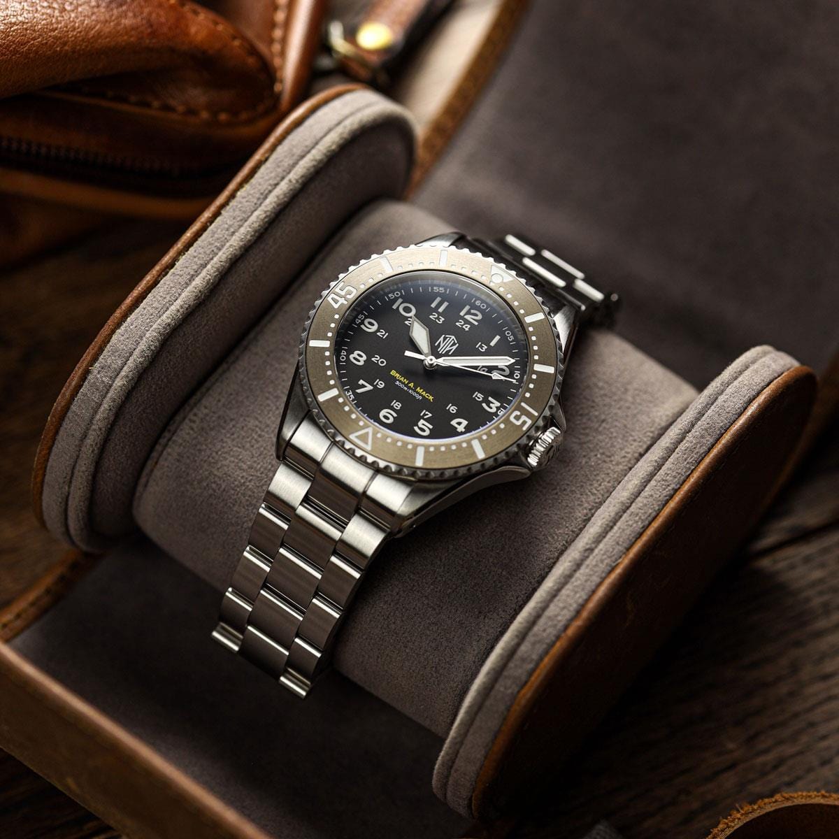 NTH The Mack Dive Watch - Oyster Bracelet