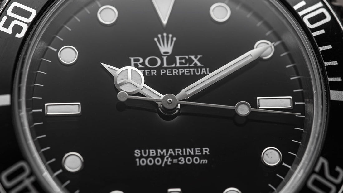 https://www.watchgecko.com/cdn/shop/articles/Rolex-Submariner-1997-Macro-1_1100x.jpg?v=1695119986