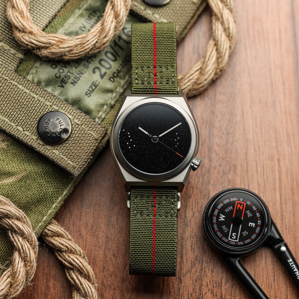 Boldr Polaris Moonstone Grey - Green Red Stripe