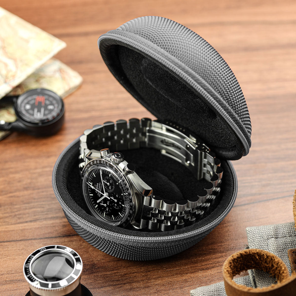 OCTOPOD Zip Up Doughnut Watch Case - Carbon Slate