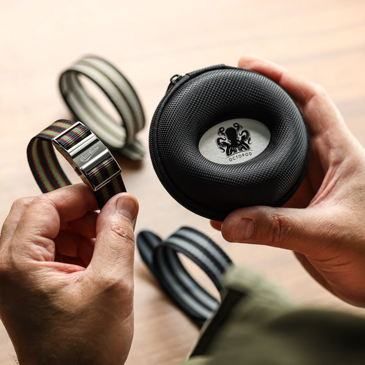 OCTOPOD Zip Up Doughnut Watch Case - Graphite Black