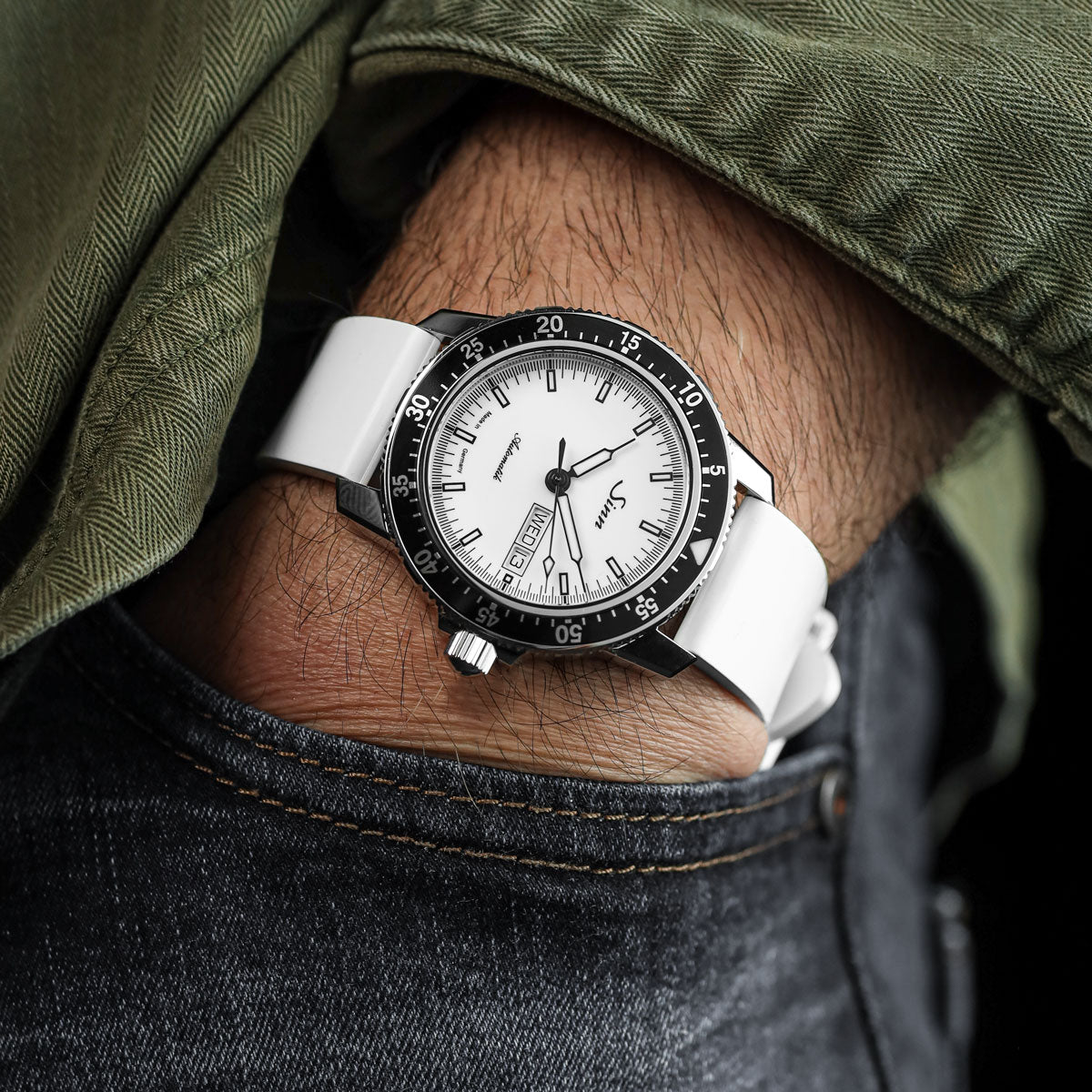 WatchGecko Sennen Quick-Release FKM Rubber Watch Strap - White