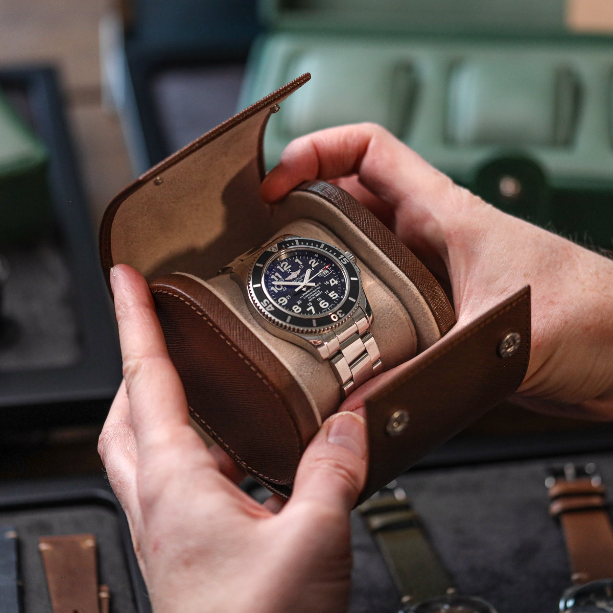 WatchGecko Single Leather Watch Case - Green / Beige