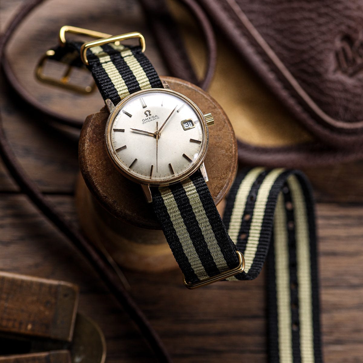 The Vintage Watch Company Military Watch Strap - Black & Gold / Gold