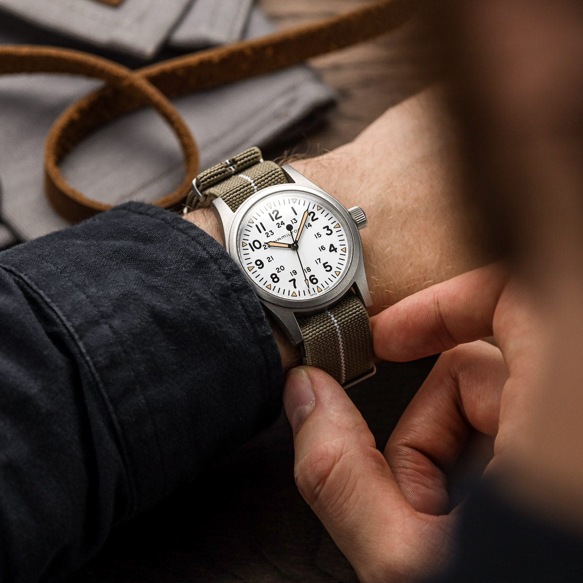 ZULUDIVER 1973 British Military Watch Strap: AIRBORNE Elastic - Khaki & White