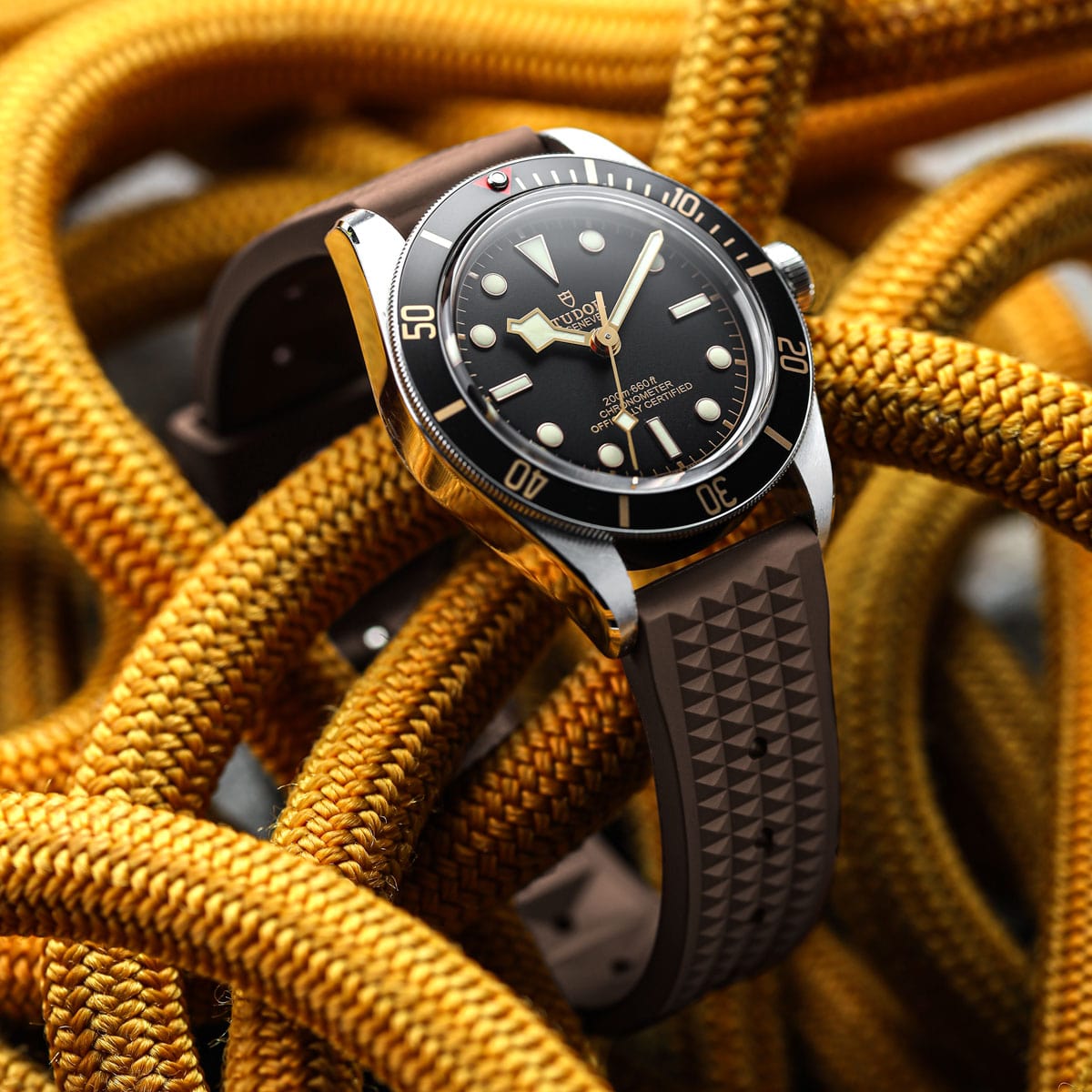 ZULUDIVER Seacroft Waffle FKM Rubber Dive Watch Strap (MkII) - Brown - Brushed Buckle