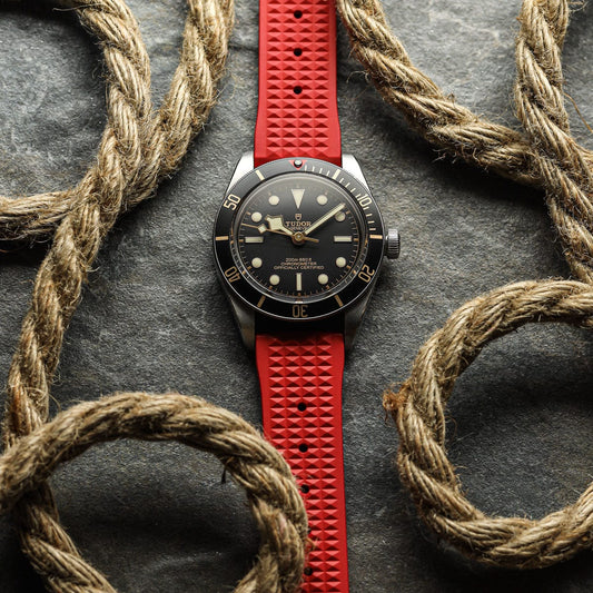 ZULUDIVER Seacroft Waffle FKM Rubber Dive Watch Strap (MkII) - Red - Brushed Buckle