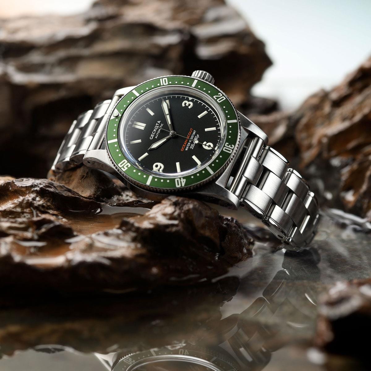 Diver watch green 2025 dial