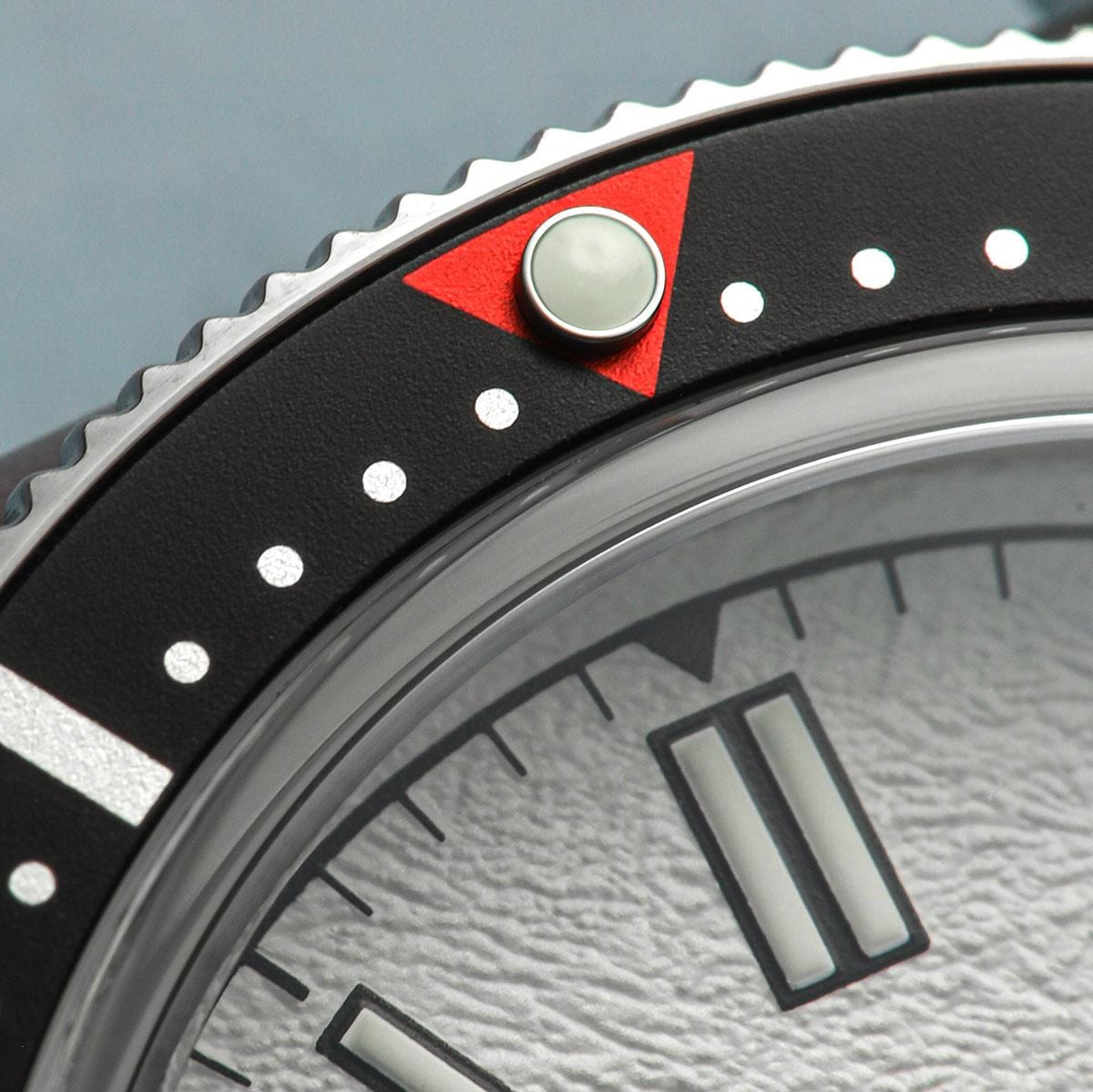 Ocean-Scout Dive Watch - Ice White