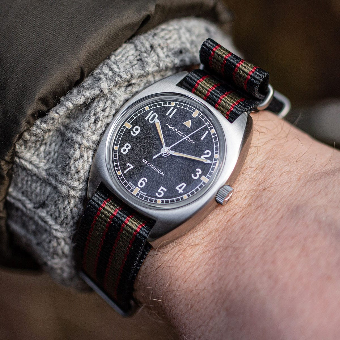 Geckota Vintage Bond 1973 Correa De Reloj De Nylon Militar Británico De Repuesto Para Hombre. Rayas Azul Oscuro, Rojo Y Verde Oliva. De Secado Rápido Y Segura. 19mm, Hebilla Satinada