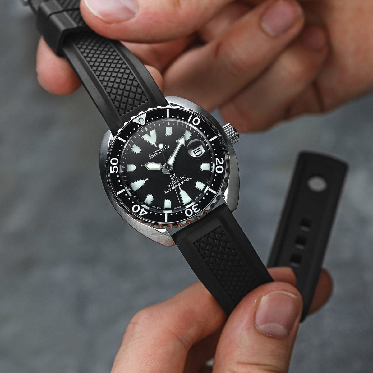 ZULUDIVER Hartland FKM Rubber Watch Strap - Black