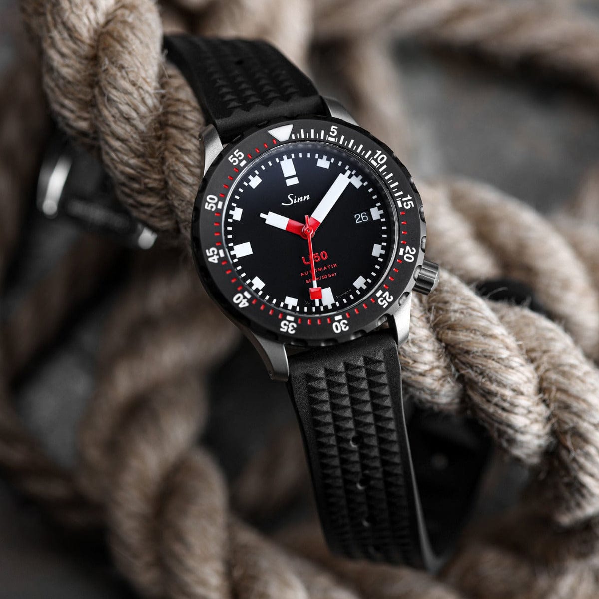 ZULUDIVER Seacroft Waffle FKM Rubber Dive Watch Strap (MkII) - Black - Brushed Buckle