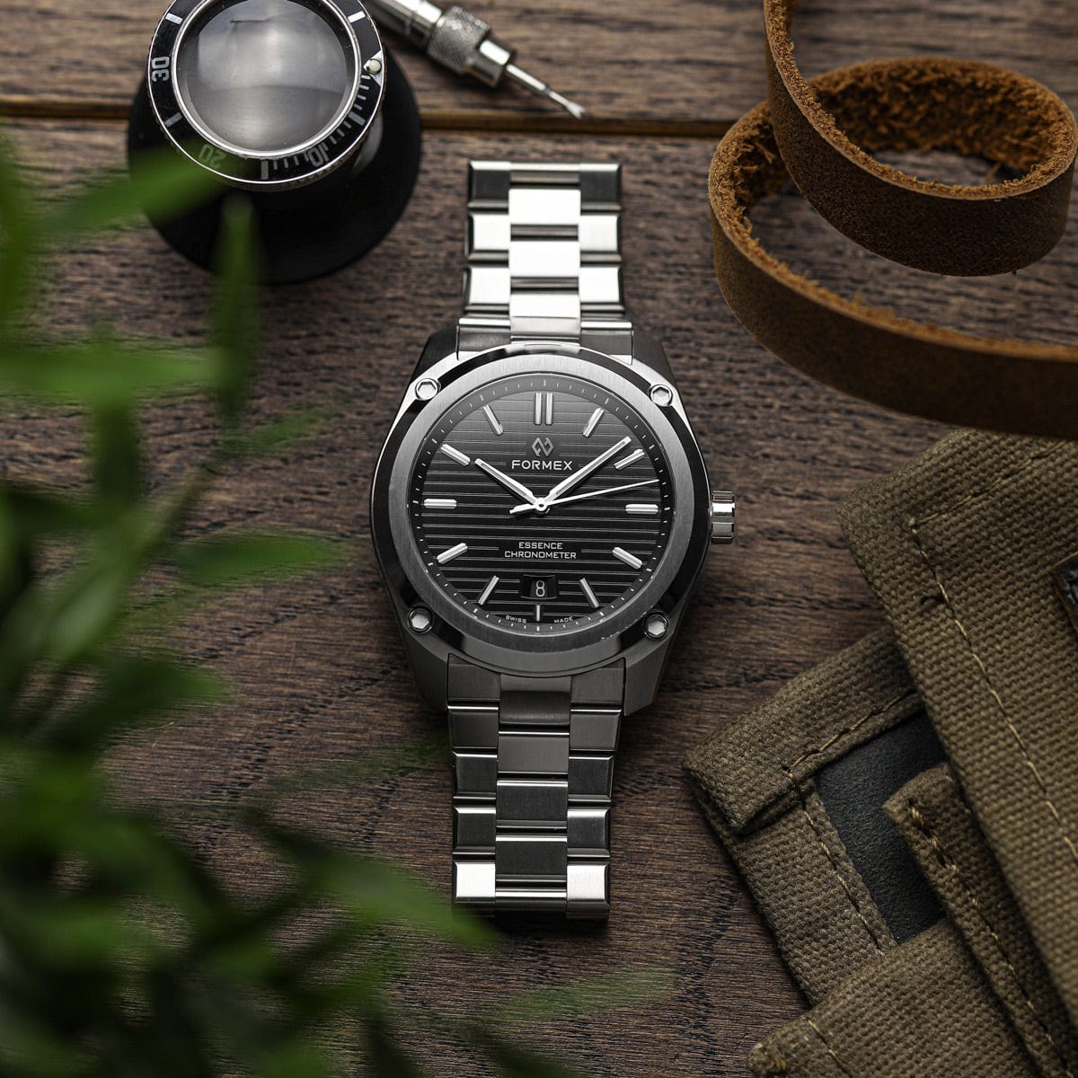 Formex Essence 39 Automatic Chronometer Watch - Black / Steel ...