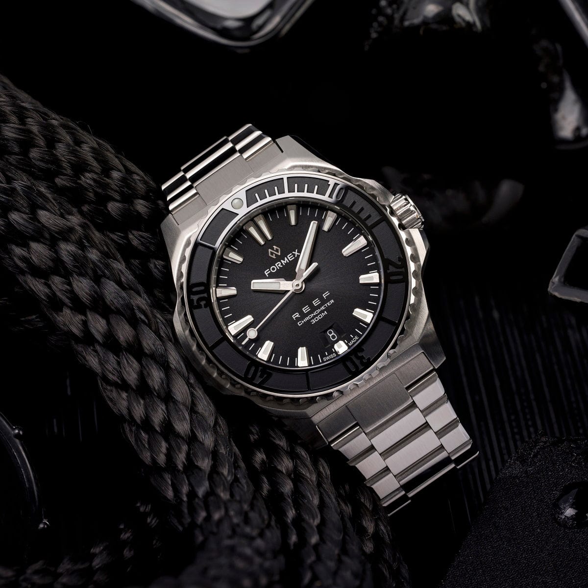 FORMEX REEF Automatic Chronometer COSC 300M Steel Bracelet / Black Dial / Black Bezel Mood Shot