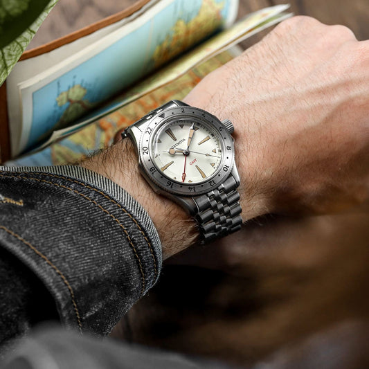 Geckota G-02 GMT Quartz Watch | Sand Dial Steel Bezel