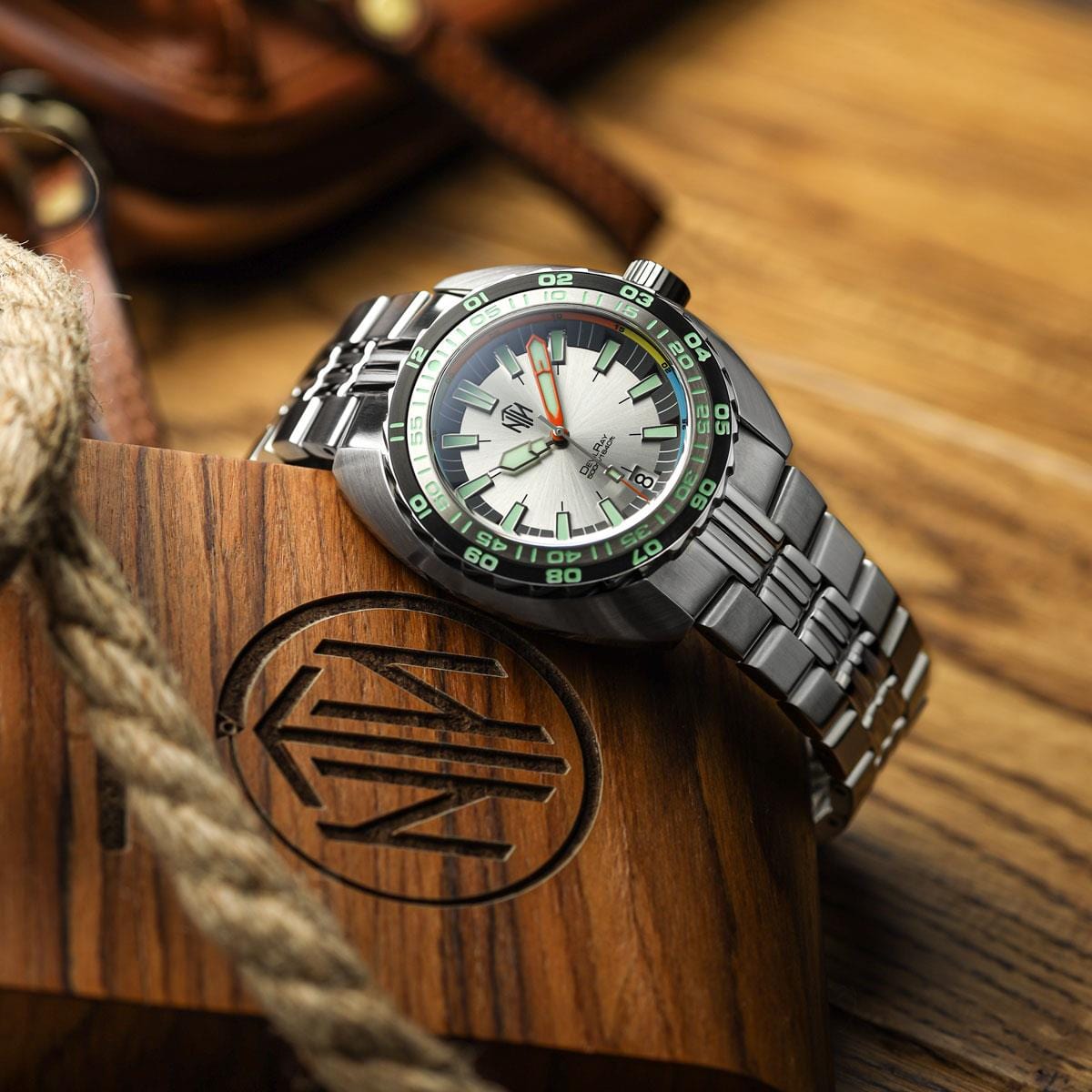 NTH DevilRay Automatic Dive Watch No Date Silver Sunburst LIKE NEW