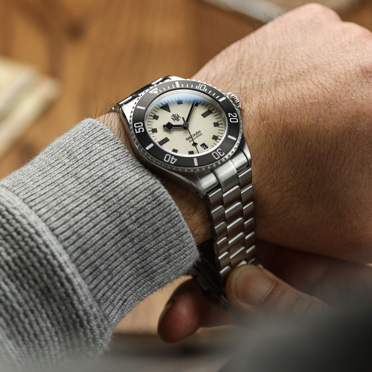 NTH N cken Dive Watch Vintage White Full Lume Dial Date
