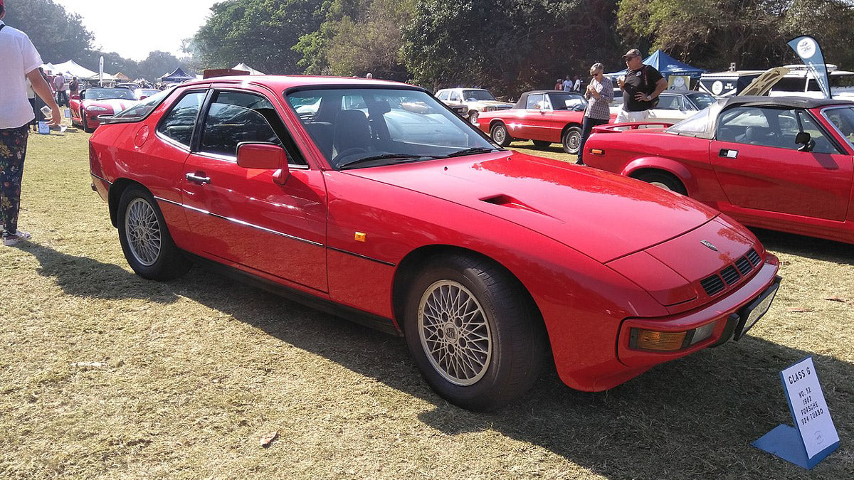 Porsche 924 stance